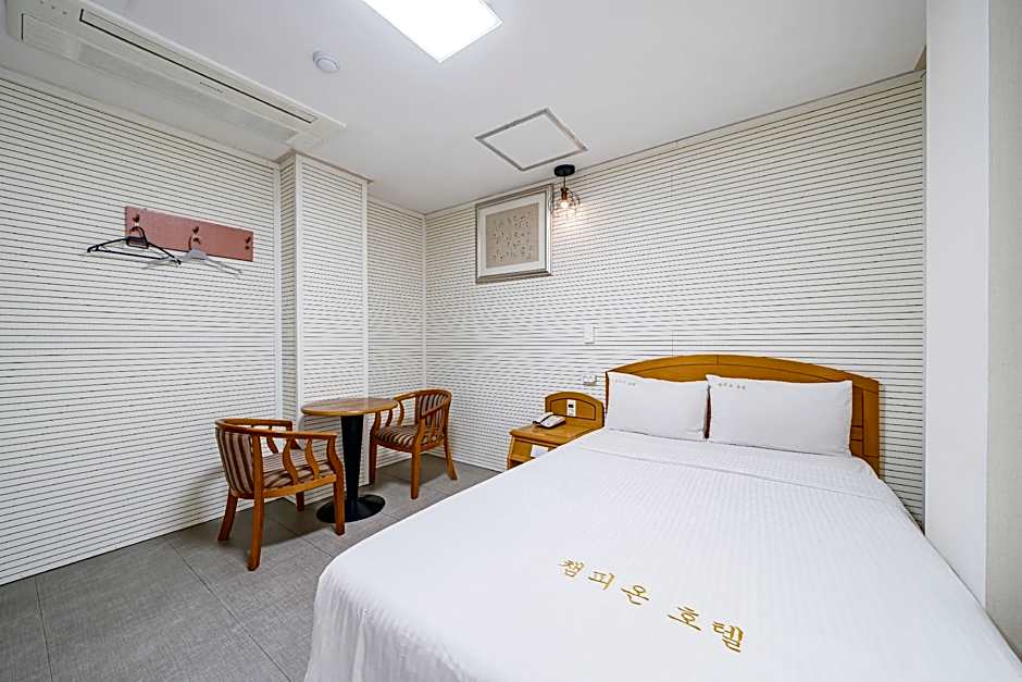 Champion Hotel