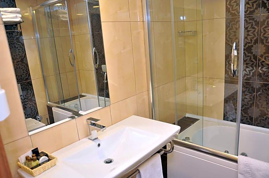 Esila Hotel