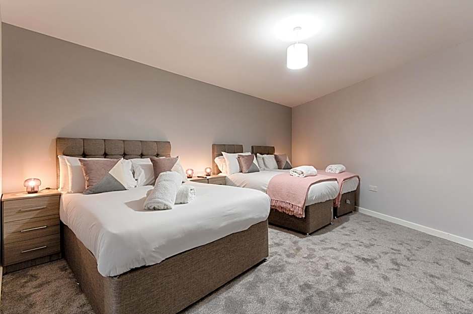 Contractor Base - Kitchen - Parking Included