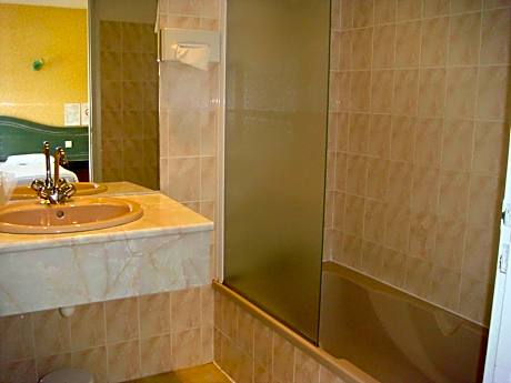 Comfort Double Room with Garden View - First Floor