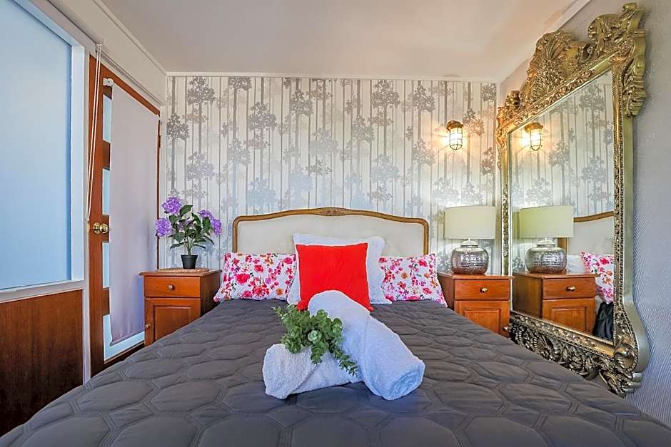 1770 Sovereign Lodge Retreat