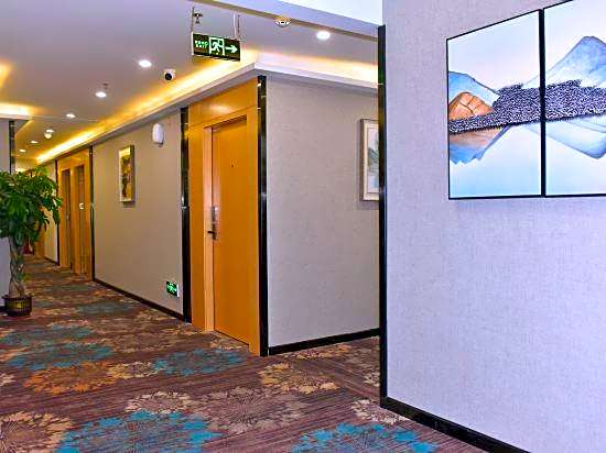 Guangzhou Longjin Hotel (Ximenkou Subway Station, Shangxiajiu Pedestrian Street)