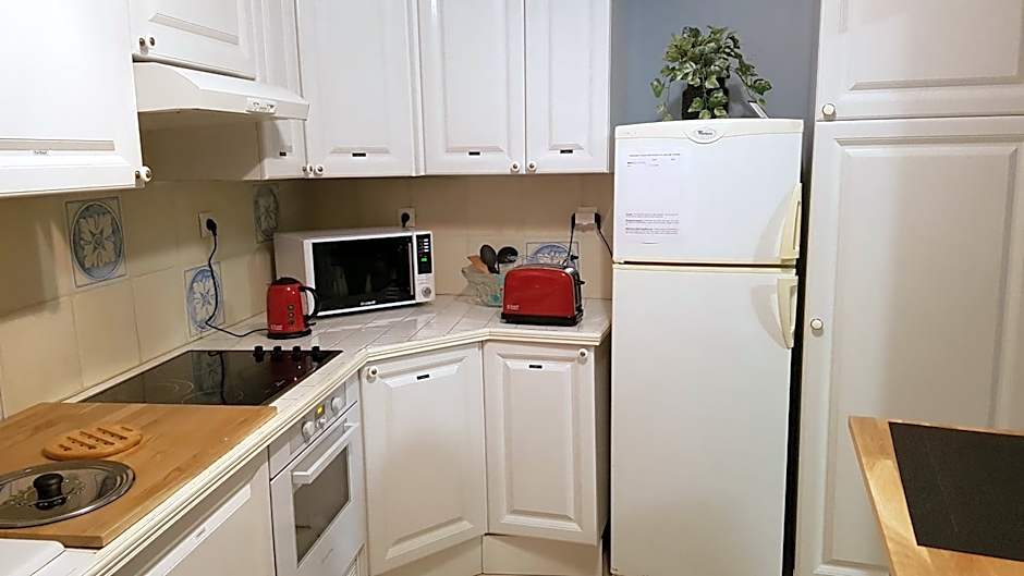 LA MARINA-Center-Parking-StationtoParis