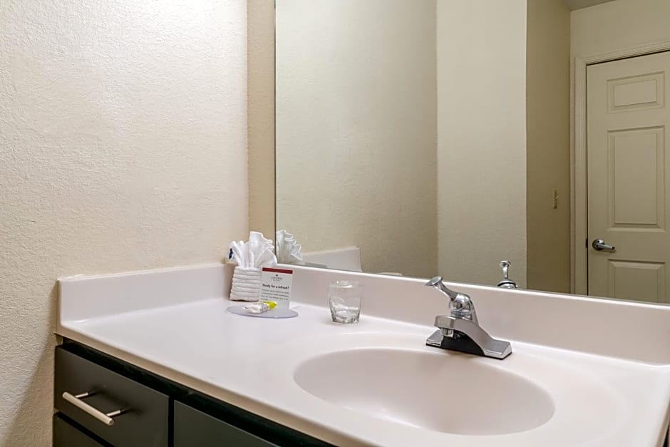 Candlewood Suites Washington-Fairfax by IHG