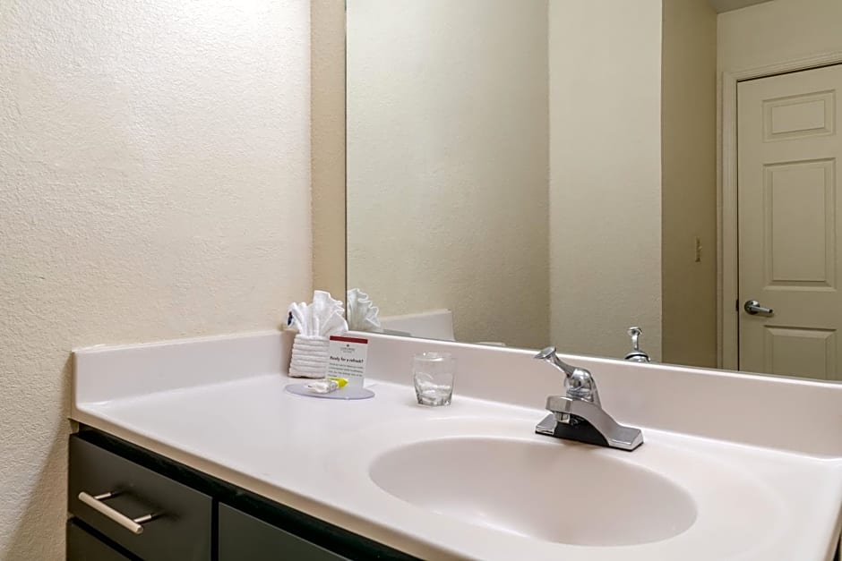 Candlewood Suites Washington-Fairfax