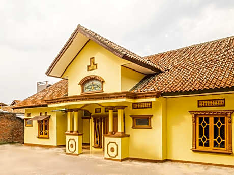 OYO 2395 Hotel Aden 2 Syariah