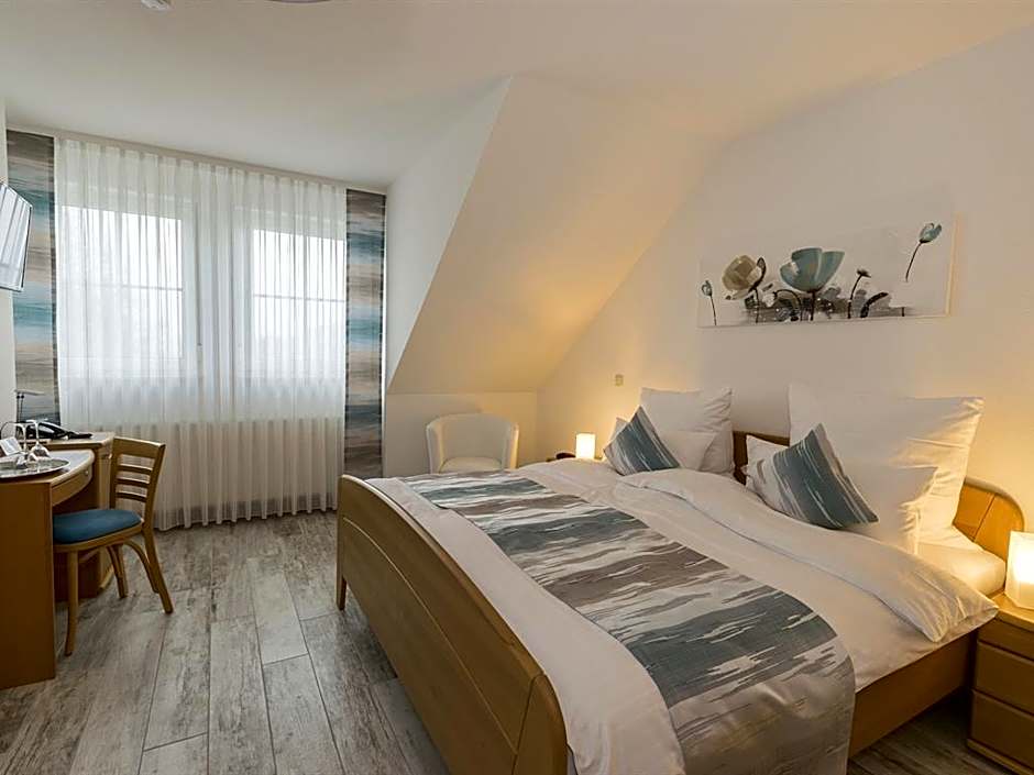 Zdjęcie 1 z 6 — Doppelzimmer-Ensuite mit Dusche-seitlichem Seeblick