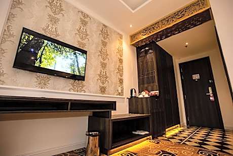 Standard Queen Room
