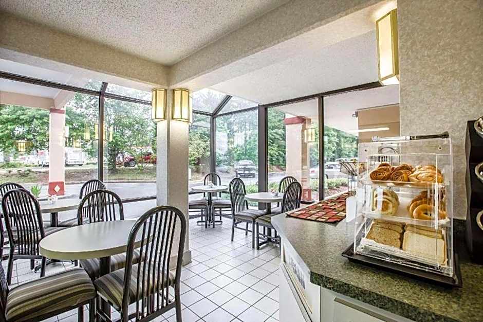 Econo Lodge South Garner