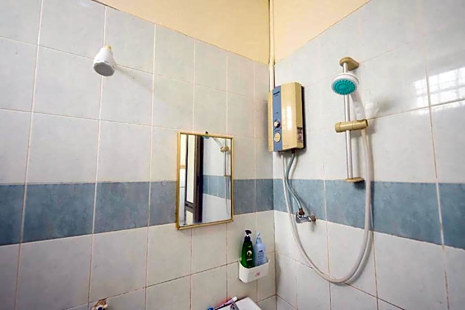 OYO Homes 90575 CK Bahau Homestay
