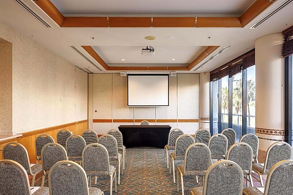 Oaks Gold Coast Hotel