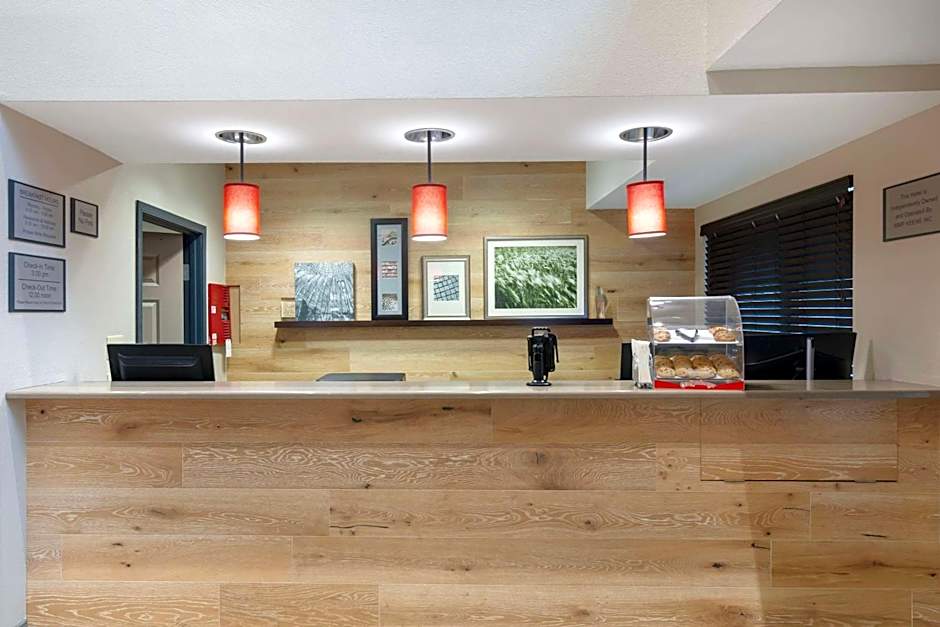 Country Inn & Suites by Radisson, Columbia, MO