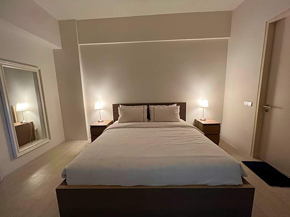 By The Sea Cozy Beachfront Home Side Seaview333A