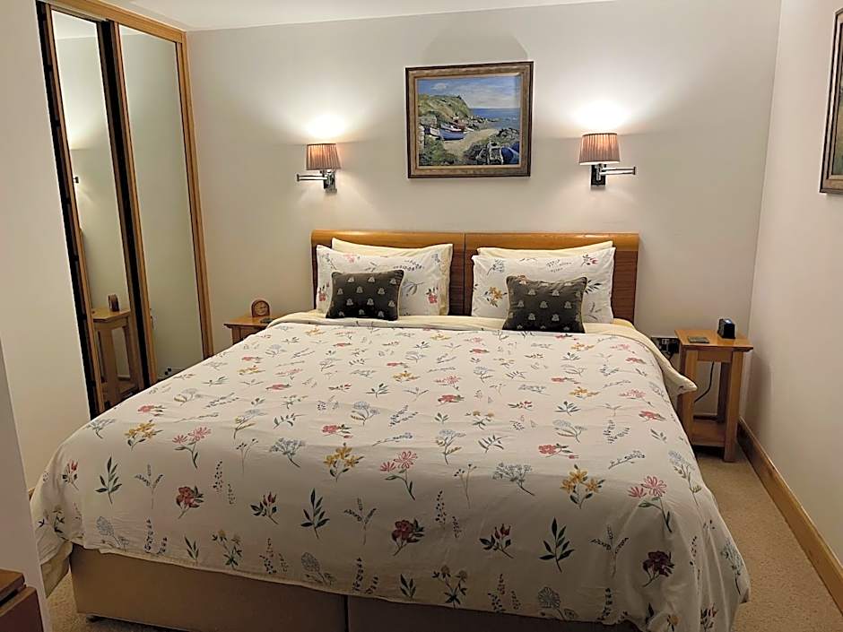 Lands End Hostel and B&B