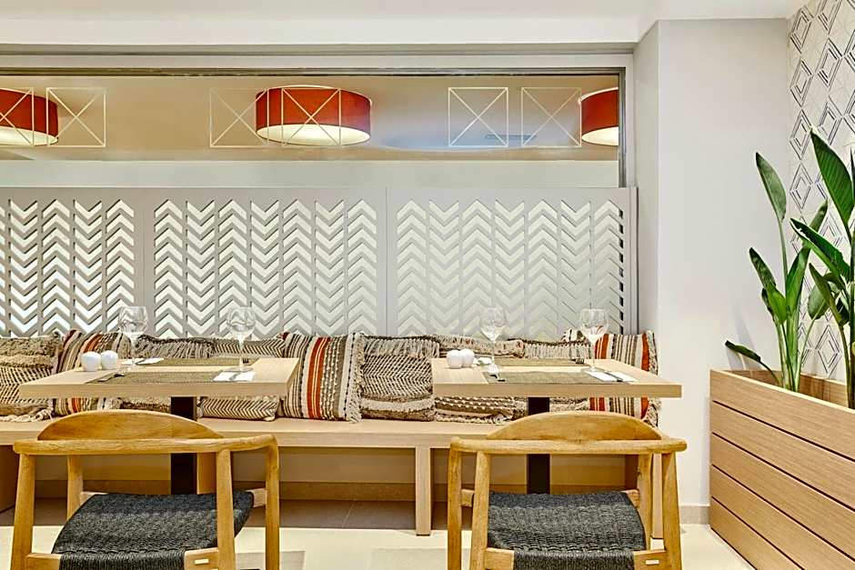 Universal Aparthotel Don Camilo