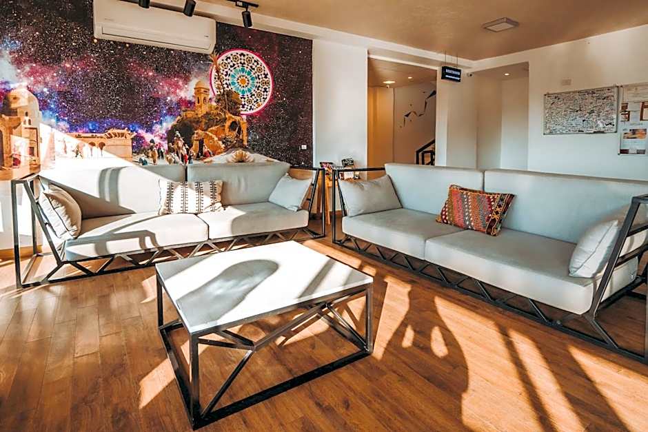 Nomads Hotel