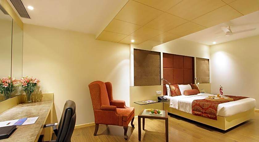 Express Towers Hotel