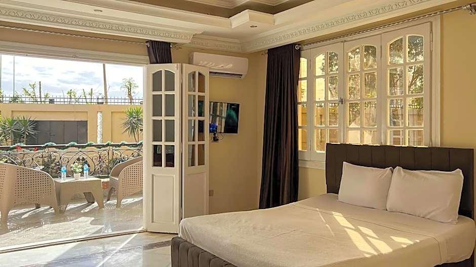 Turquoise Pyramids palace