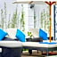 Manoir Des Arts Hotel
