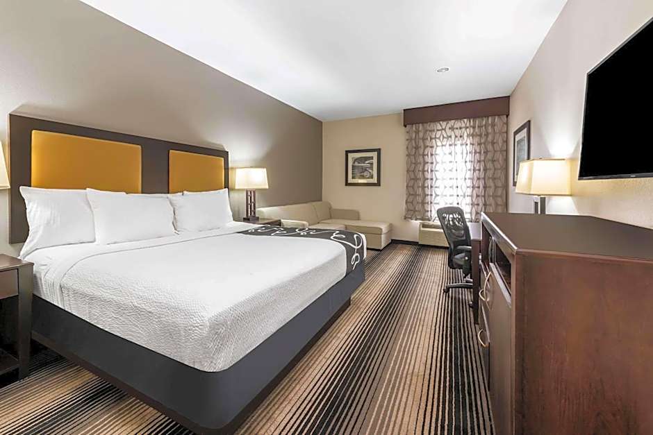 La Quinta Inn & Suites by Wyndham Orange