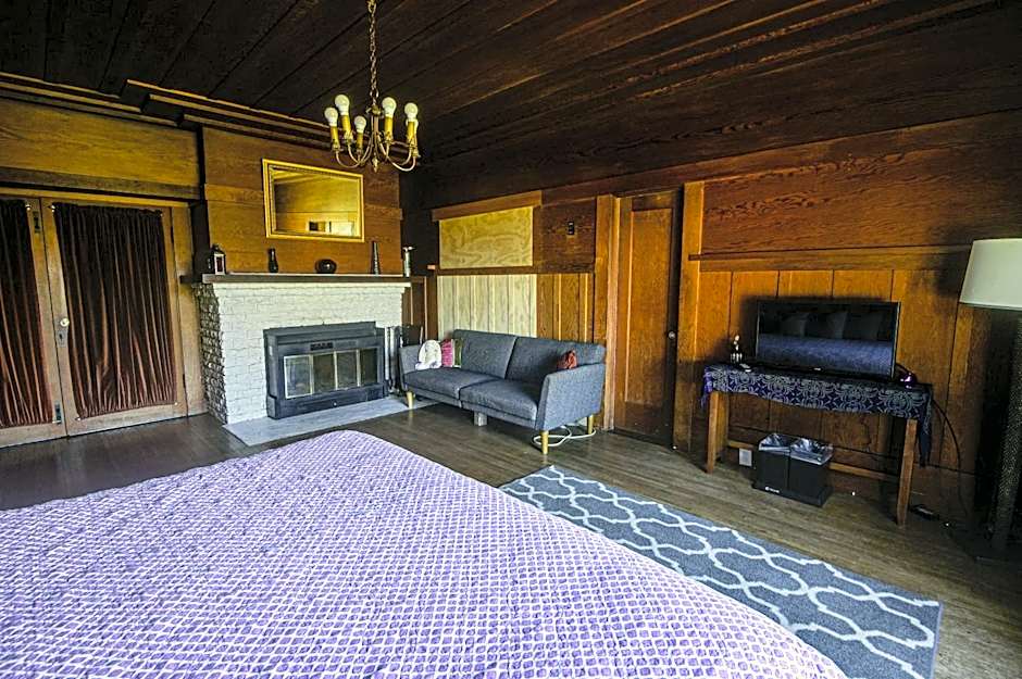 The Captains Quarters