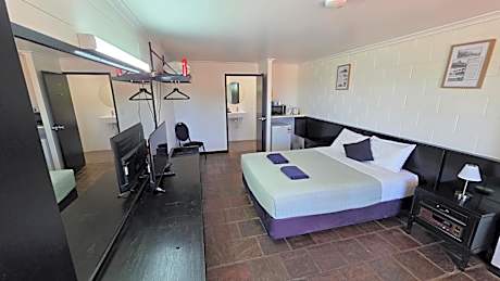 Deluxe Queen Room