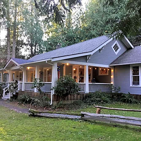 Mountain Meadows Inn & Chalet Suites