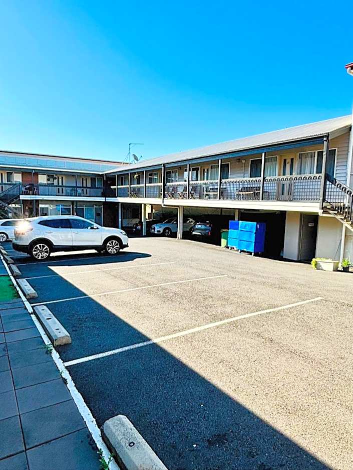 Downs Motel