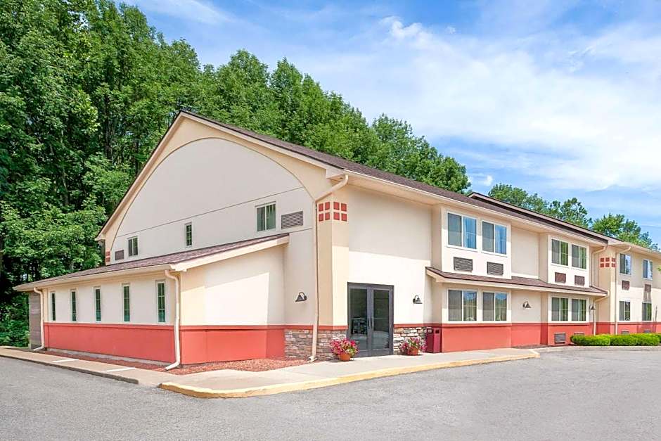 Super 8 by Wyndham Oneonta/Cooperstown