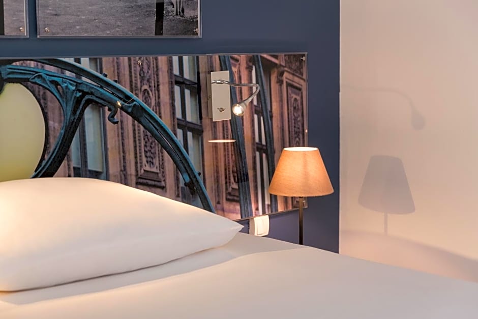 Hotel Le Cardinal Rueil Centre