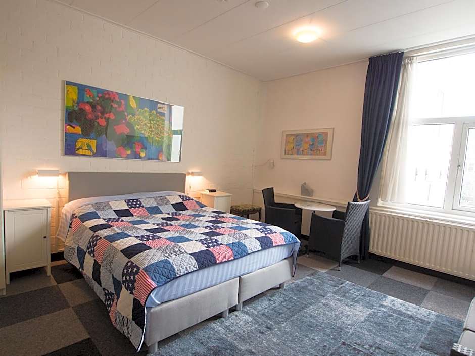 Hotel Adolesce