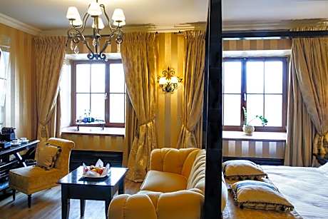 Deluxe Double or Single Room