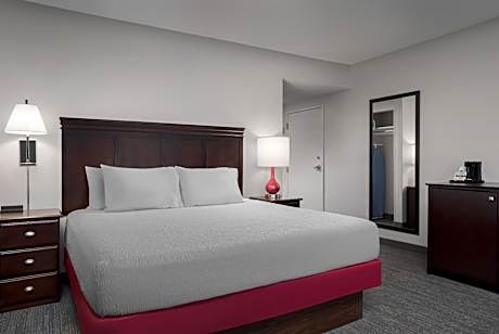 King Room - Hearing Access/Non-Smoking