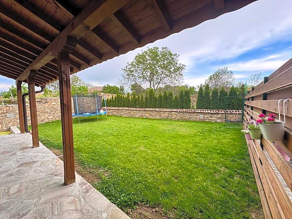 Петропавловската Къща