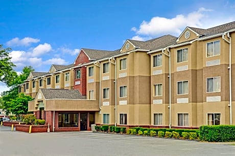 Microtel Inn by Wyndham Lake Norman