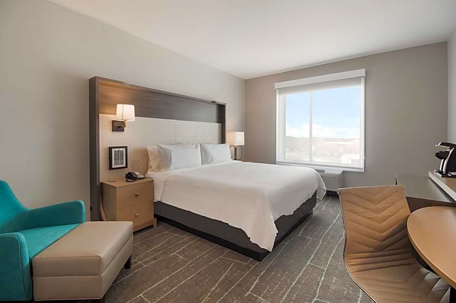 Photo 1 of 8 of 1 King Bed, Hearing/Mobility Accessible