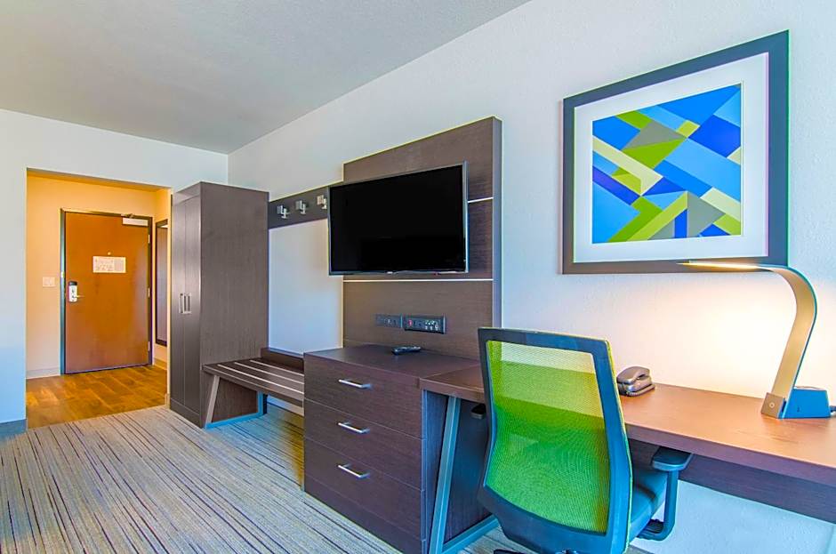 Holiday Inn Express & Suites - Atchison By IHG