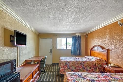 Budget Inn and Suites