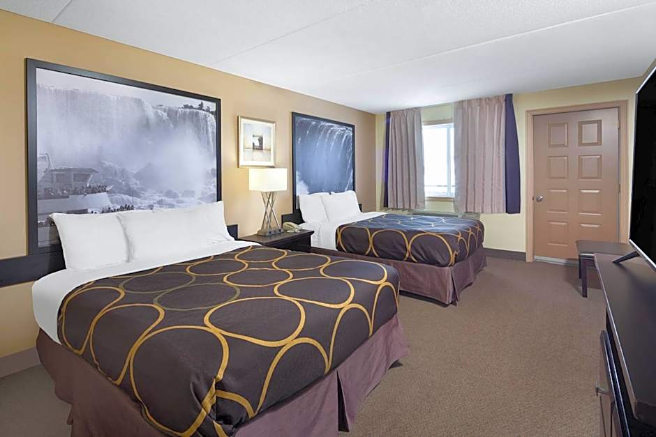 Super 8 by Wyndham Niagara Falls by the Falls