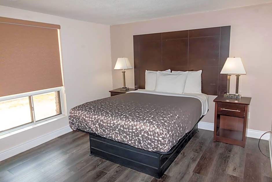 Borden Inn and Suites