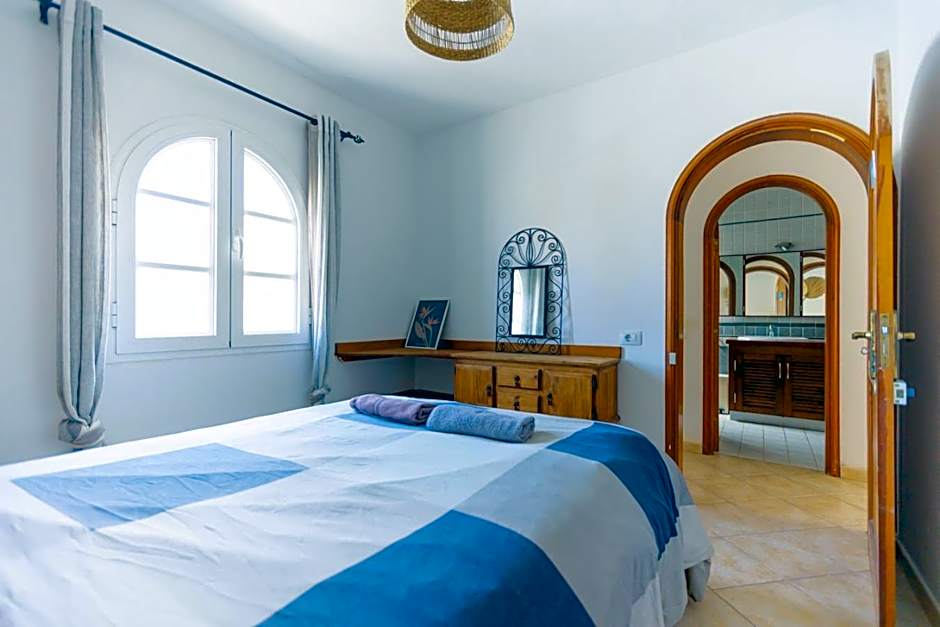 Pura Vida Surf House