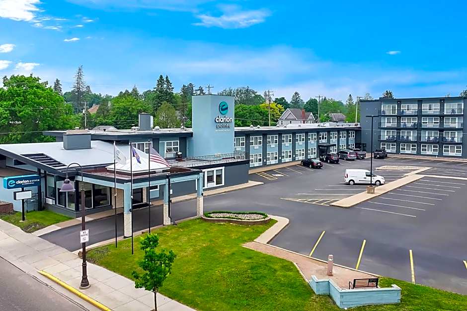 Clarion Pointe Rhinelander Downtown