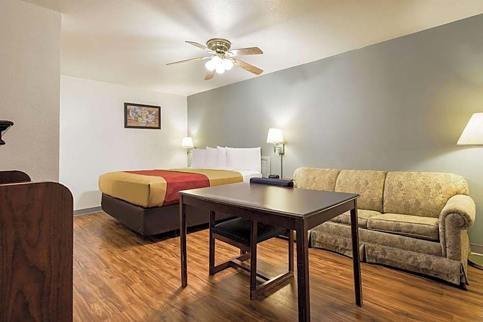 Econo Lodge Bartlesville Hwy 75