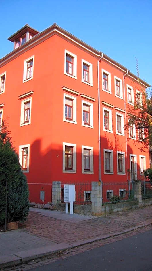 Art Apartments