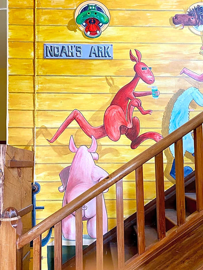 Noah's Ark Backpackers