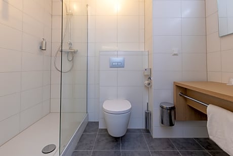 Small double room