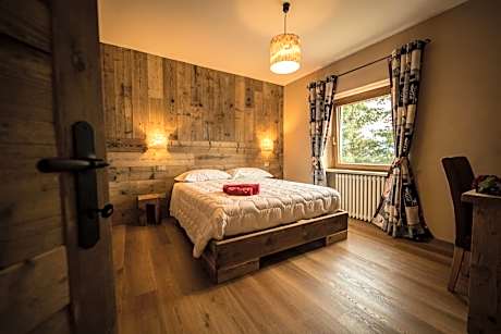 Junior Suite with Mountain View