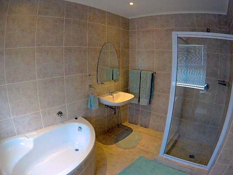 Sunbird-Admiral Island holiday house