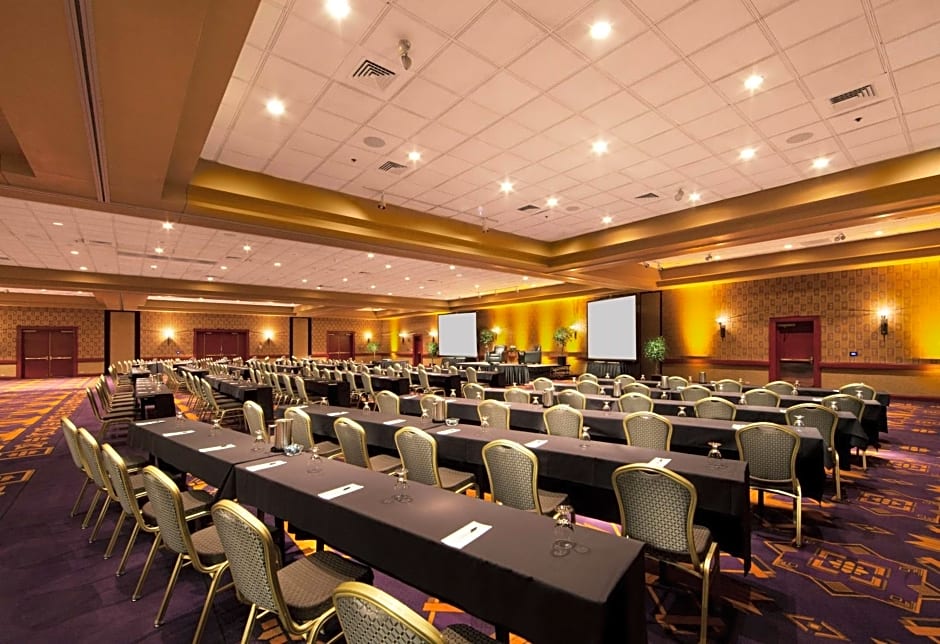 Radisson Hotel & Conference Center Green Bay