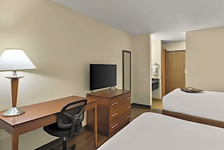 Queen Room with Two Queen Beds - Second Floor/Non-Smoking